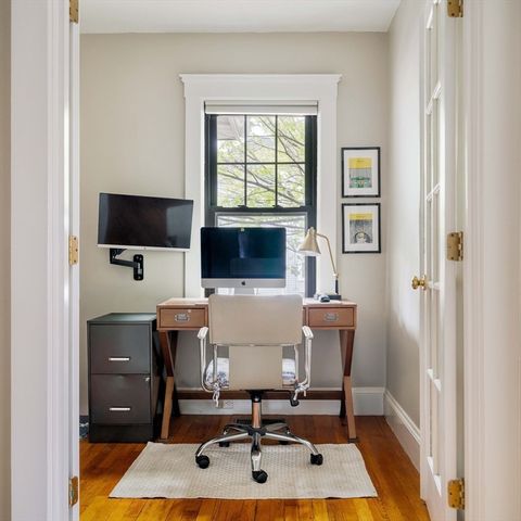 10 Washington Ave. 1, Waltham, MA 02453