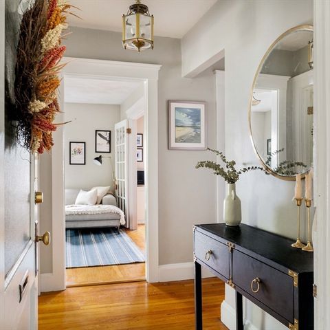 10 Washington Ave. 1, Waltham, MA 02453