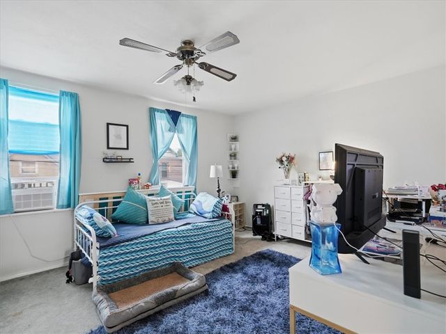 300 Gardner St, Mckees Rocks, PA 15136