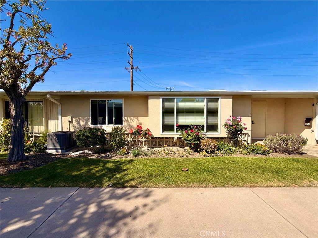 1520 Northwood Road 244E, Seal Beach, CA 90740