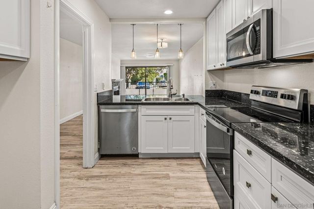 3525 Lebon Drive 104, San Diego, CA 92122