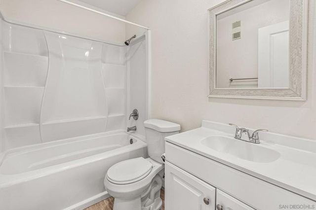 3525 Lebon Drive 104, San Diego, CA 92122