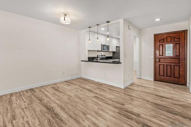 3525 Lebon Drive 104, San Diego, CA 92122