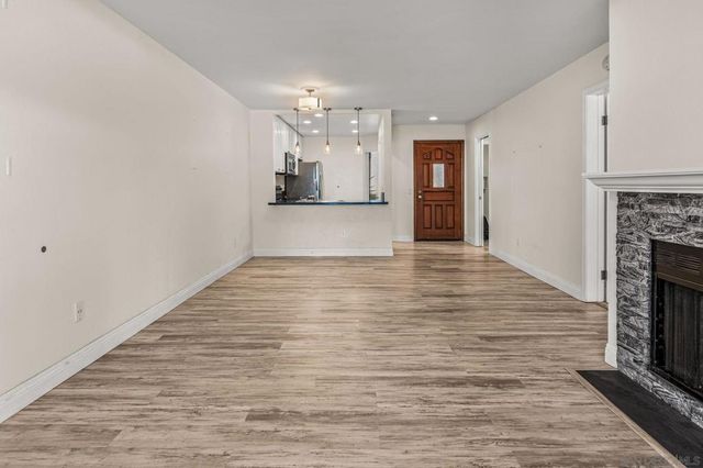 3525 Lebon Drive 104, San Diego, CA 92122