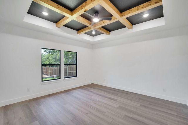 312 Matthew Street, Hillsboro, TX 76645