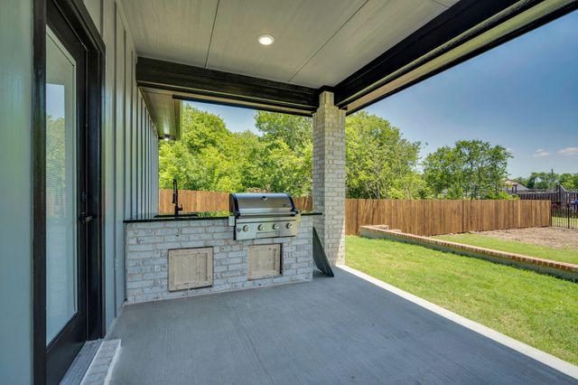 312 Matthew Street, Hillsboro, TX 76645