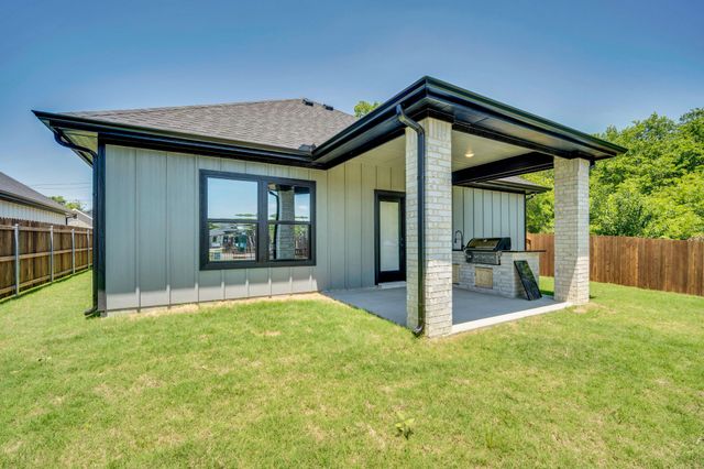 312 Matthew Street, Hillsboro, TX 76645
