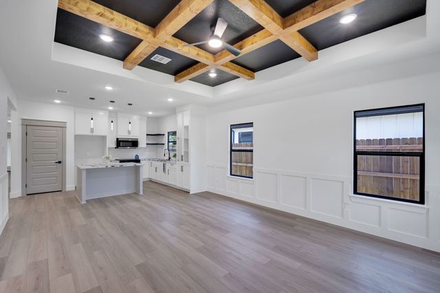 312 Matthew Street, Hillsboro, TX 76645
