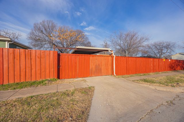 3503 Pueblo Street, Dallas, TX 75212