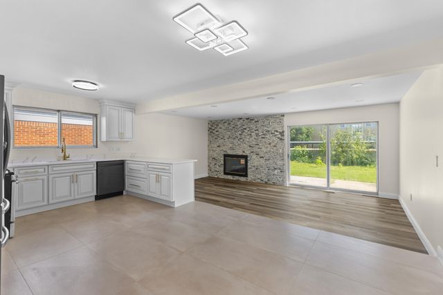 14358 Talbot Drive, Warren, MI 48088