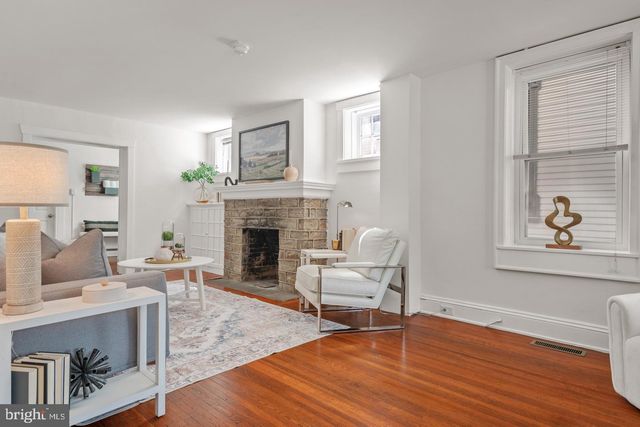 118 N GEORGE ST, Millersville, PA 17551
