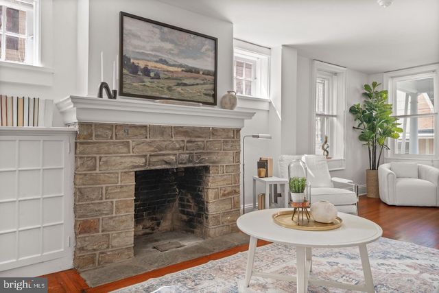 118 N GEORGE ST, Millersville, PA 17551