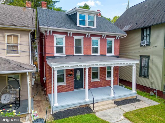 118 N GEORGE ST, Millersville, PA 17551