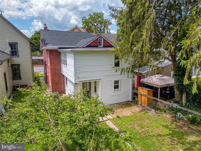 118 N GEORGE ST, Millersville, PA 17551
