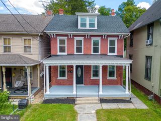 118 N GEORGE ST, Millersville, PA 17551