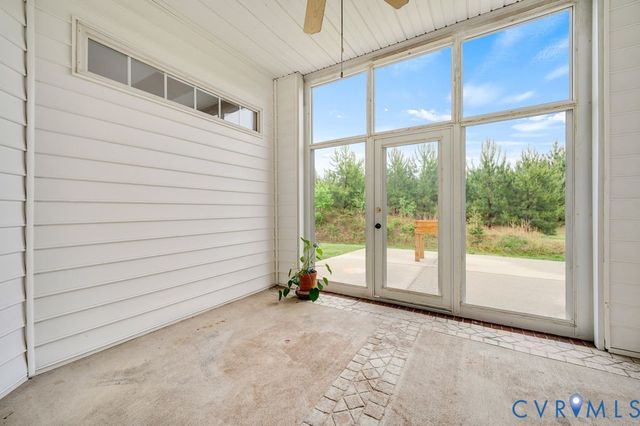 12337 Villas Dr, Chester, VA 23836