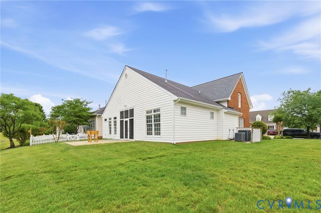 12337 Villas Dr, Chester, VA 23836