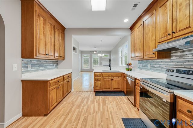 12337 Villas Dr, Chester, VA 23836