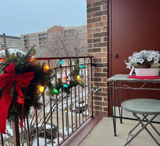 825 Pearson Street 3D, Des Plaines, IL 60016