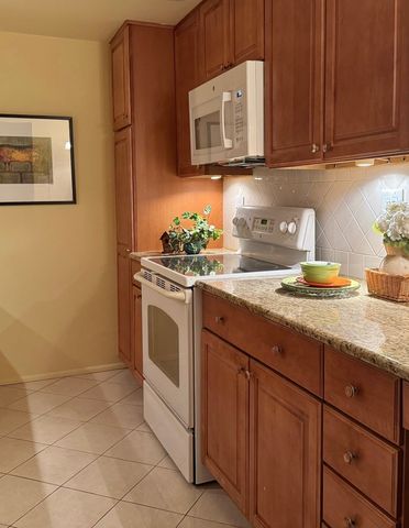 825 Pearson Street 3D, Des Plaines, IL 60016