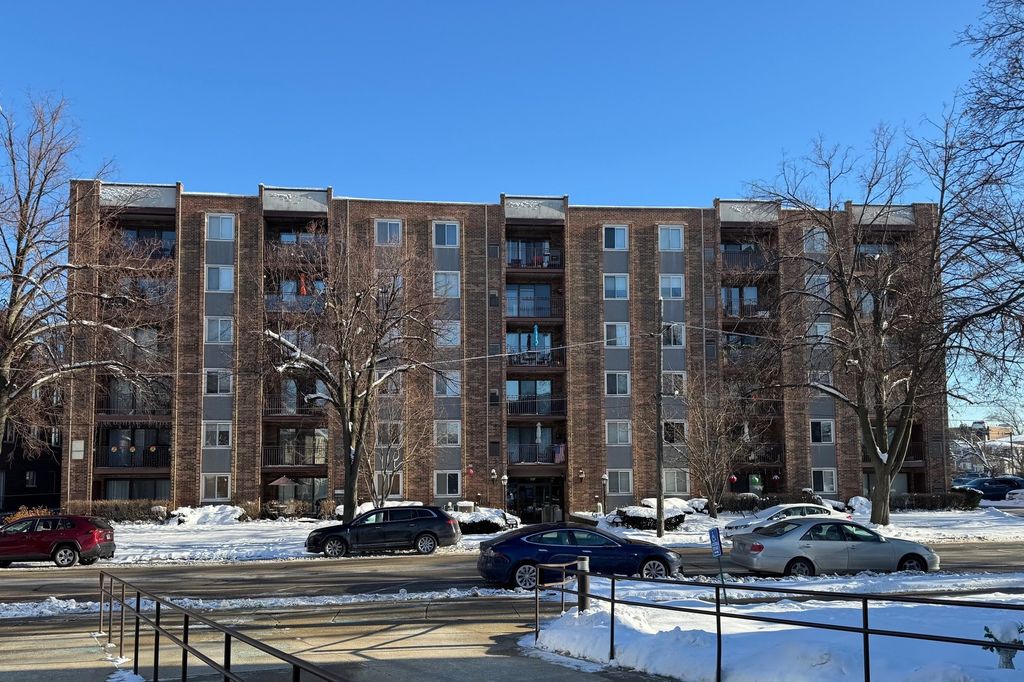 825 Pearson Street 3D, Des Plaines, IL 60016