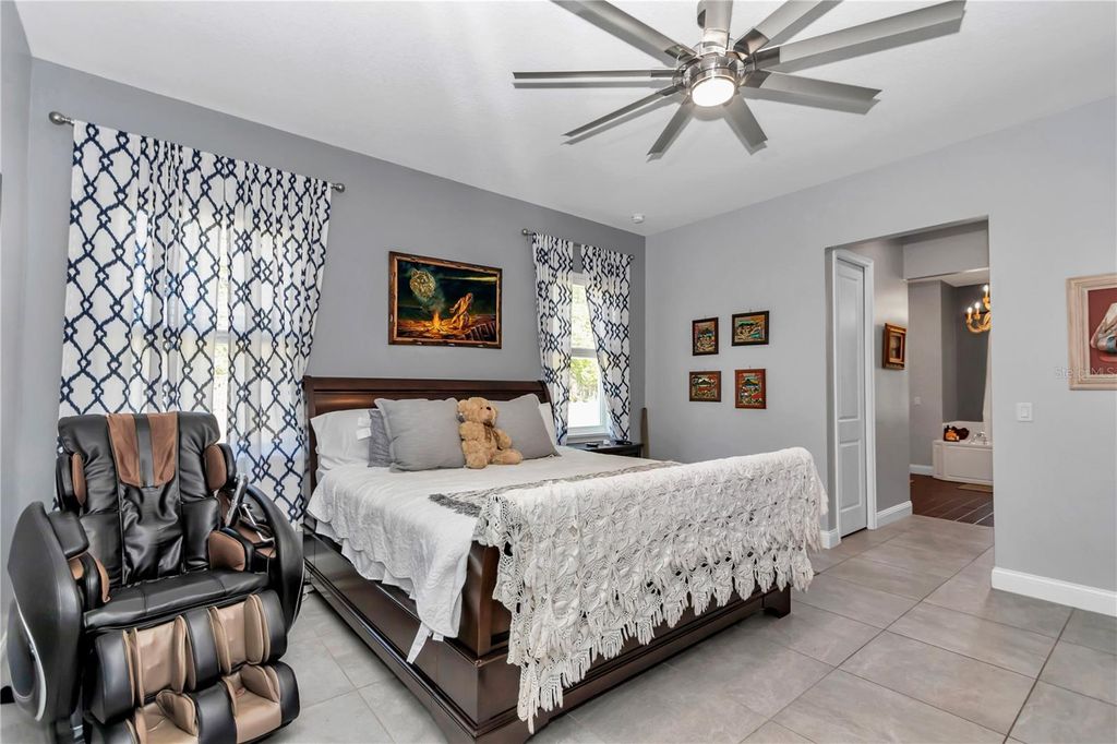 Image 13 of property listing at 4420 NE 7TH AVENUE, Ocala, FL 34479