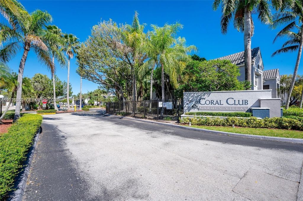 15067 SW 103rd Ter 14203, Miami, FL 33196