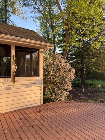 568 Shatz Drive N, Valparaiso, IN 46385