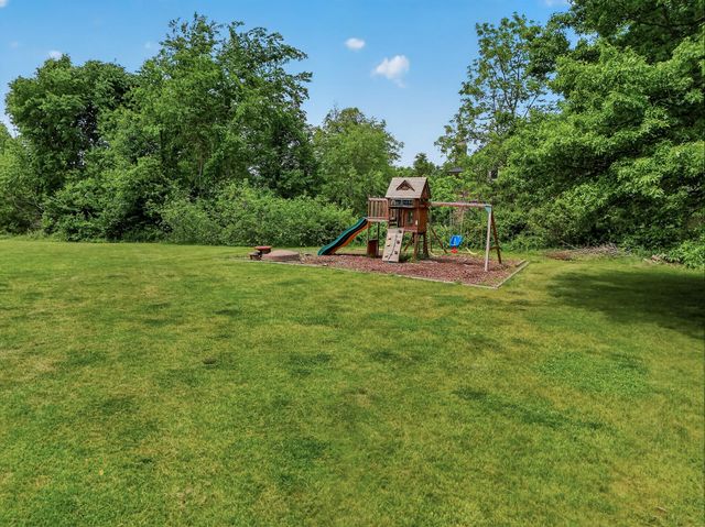 568 Shatz Drive N, Valparaiso, IN 46385