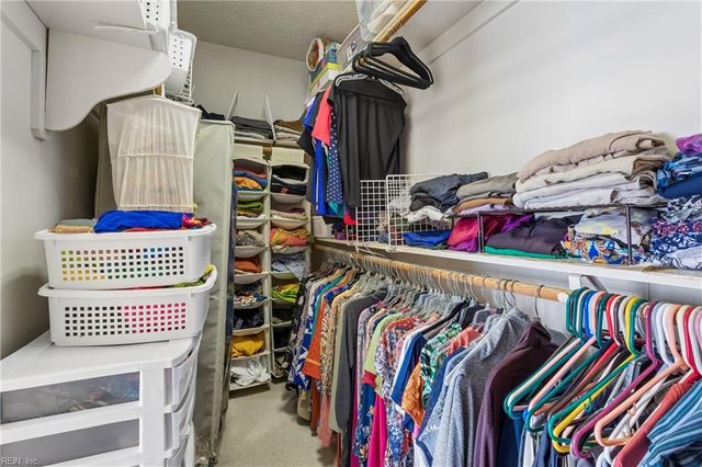 300 Coinjock RN, Yorktown, VA 23693