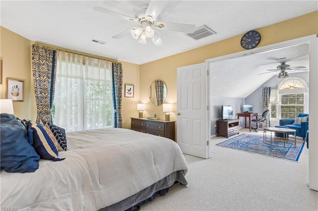 300 Coinjock RN, Yorktown, VA 23693