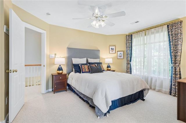 300 Coinjock RN, Yorktown, VA 23693