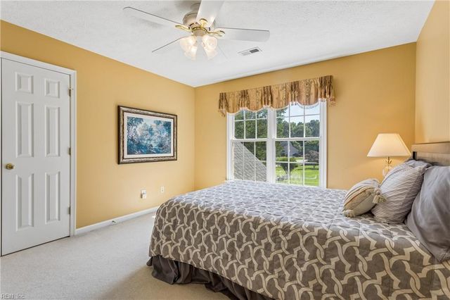 300 Coinjock RN, Yorktown, VA 23693