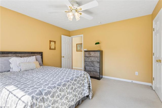 300 Coinjock RN, Yorktown, VA 23693
