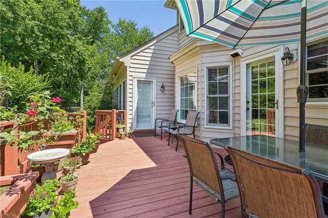 300 Coinjock RN, Yorktown, VA 23693