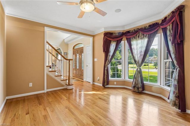 300 Coinjock RN, Yorktown, VA 23693