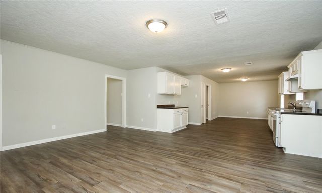 5019 Westwood, Dickinson, TX 77539