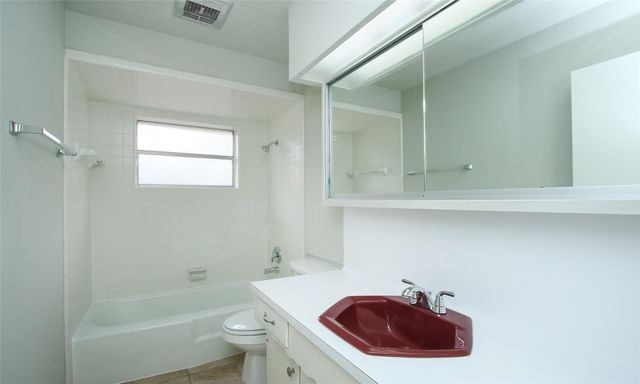 5019 Westwood, Dickinson, TX 77539