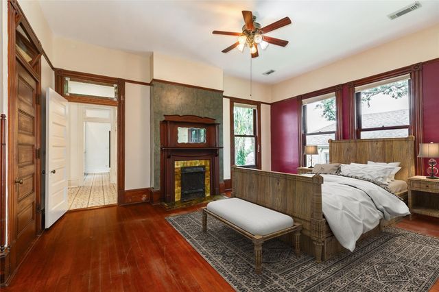 1428 Ball, Galveston, TX 77550