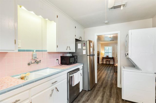 1428 Ball, Galveston, TX 77550