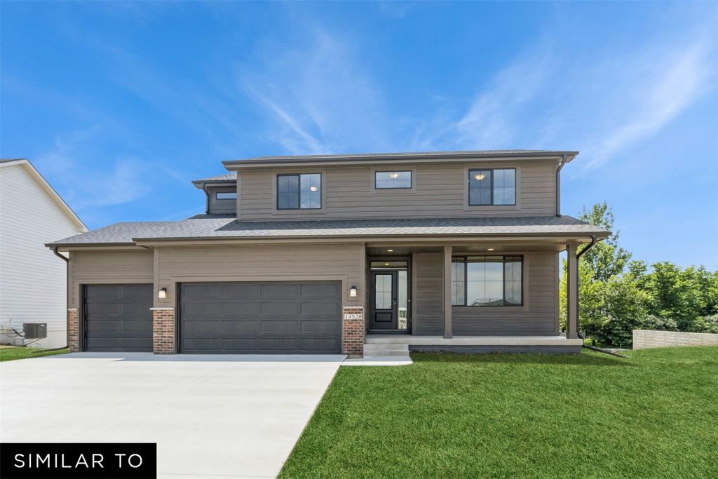 1120 Mulberry Drive NW, Bondurant, IA 50035