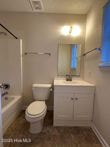 105 Live Oak Court, Midway Park, NC 28544