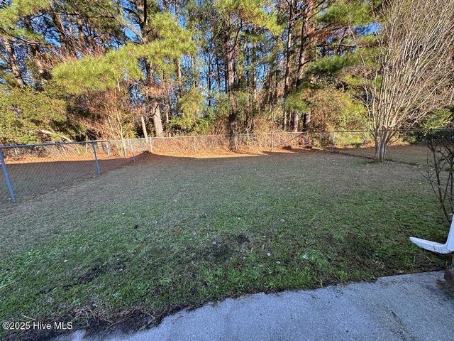 105 Live Oak Court, Midway Park, NC 28544