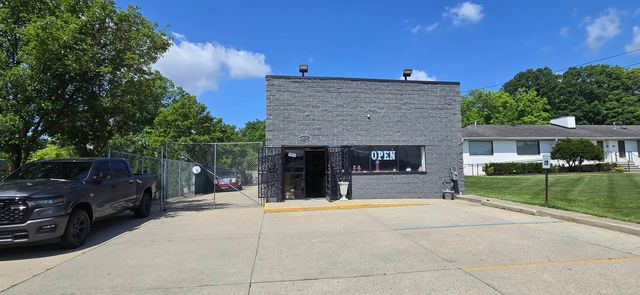 26201 Dequindre Road, Madison Heights, MI 48071