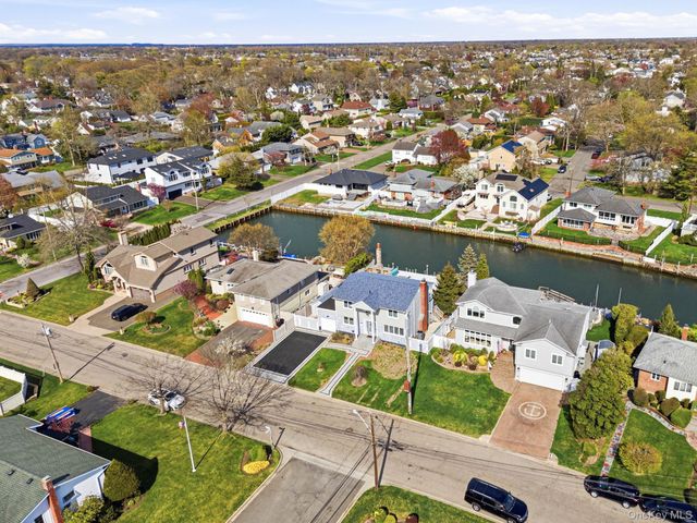 204 Bayview Avenue, Massapequa, NY 11758