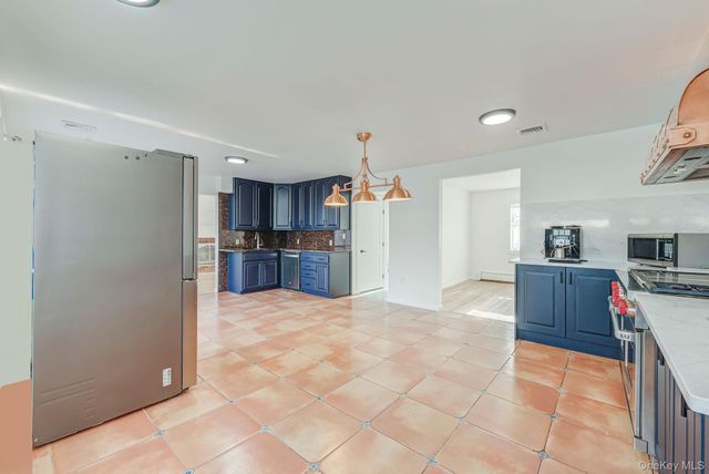 204 Bayview Avenue, Massapequa, NY 11758