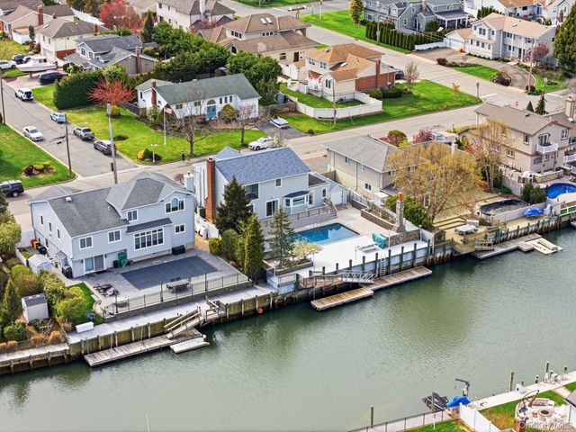 204 Bayview Avenue, Massapequa, NY 11758