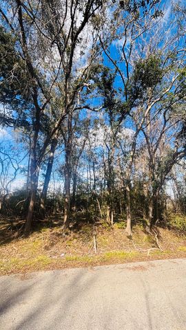 lots 641,639,637 Marshall Avenue, Holiday Lakes, TX 77515