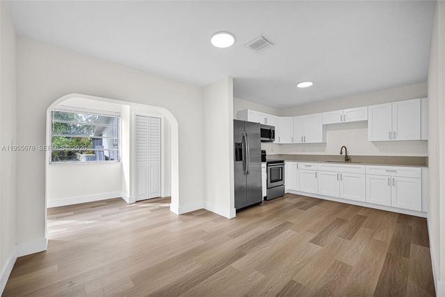 11812 NE 14th Ave, Miami, FL 33161