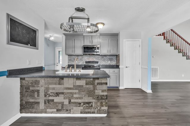 412 Martin Rd, Clarksville, TN 37042